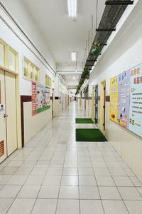 小學校園-志學樓二樓走廊1.JPG